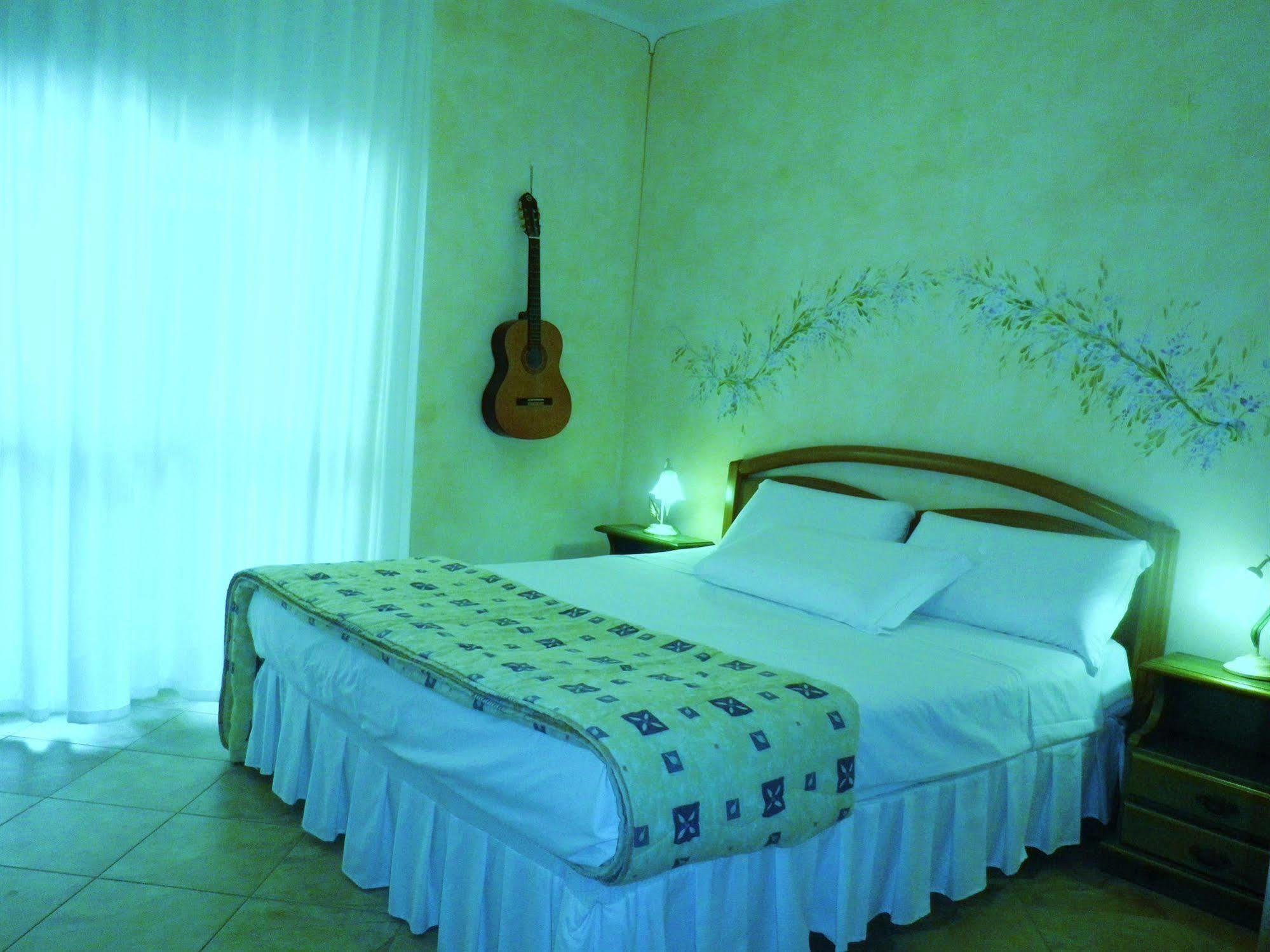 Elisart Guest House Альгеро Экстерьер фото