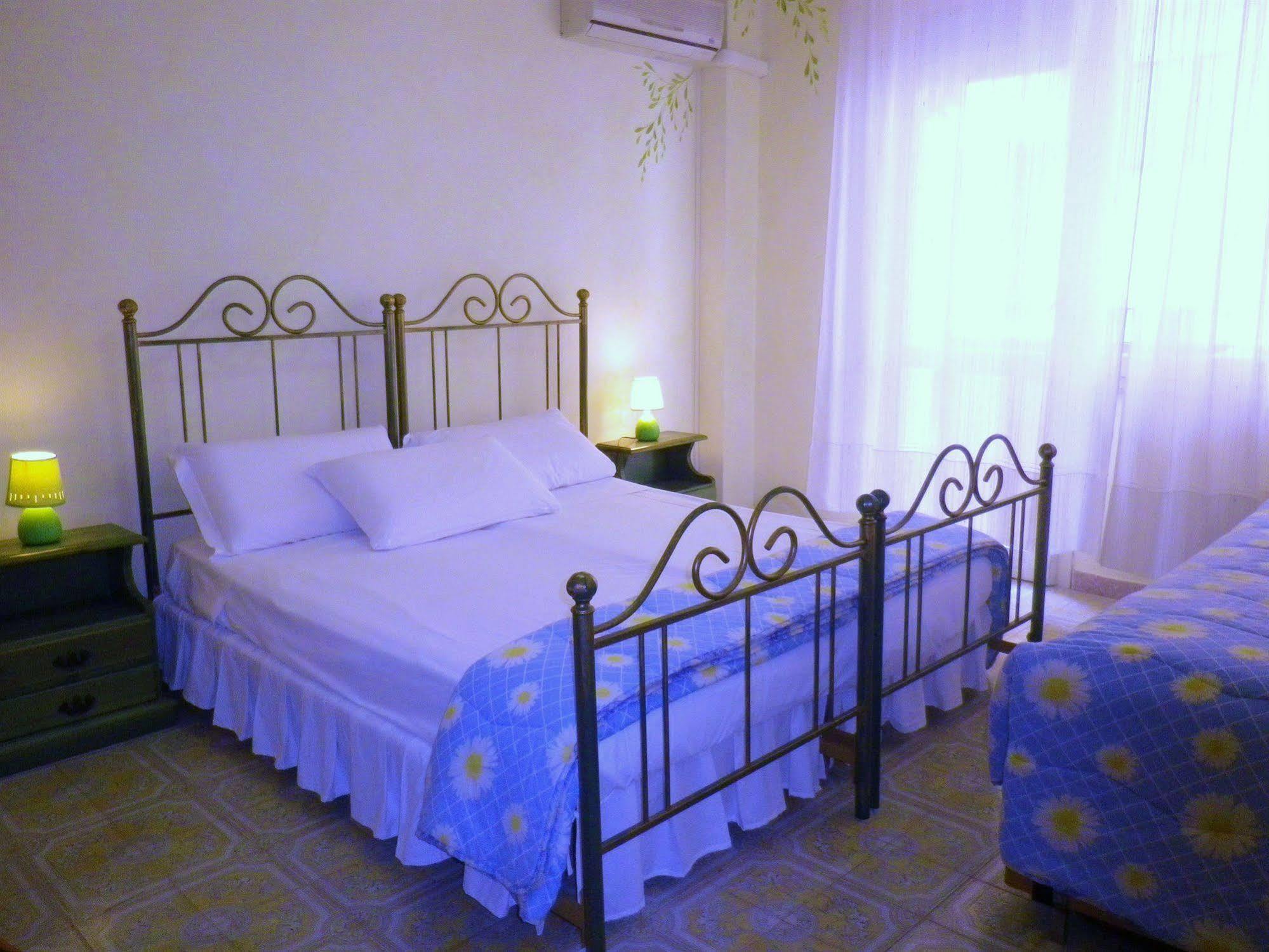 Elisart Guest House Альгеро Экстерьер фото
