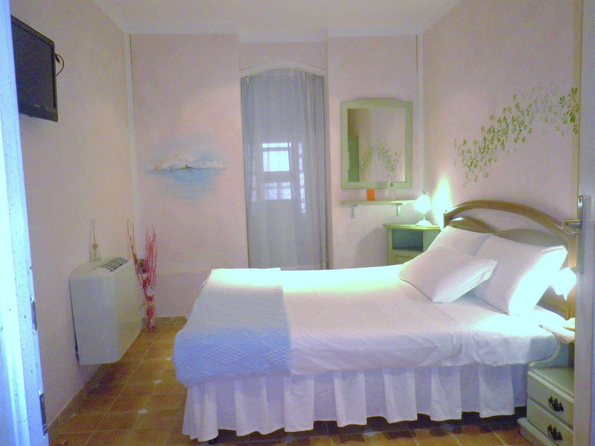 Elisart Guest House Альгеро Экстерьер фото