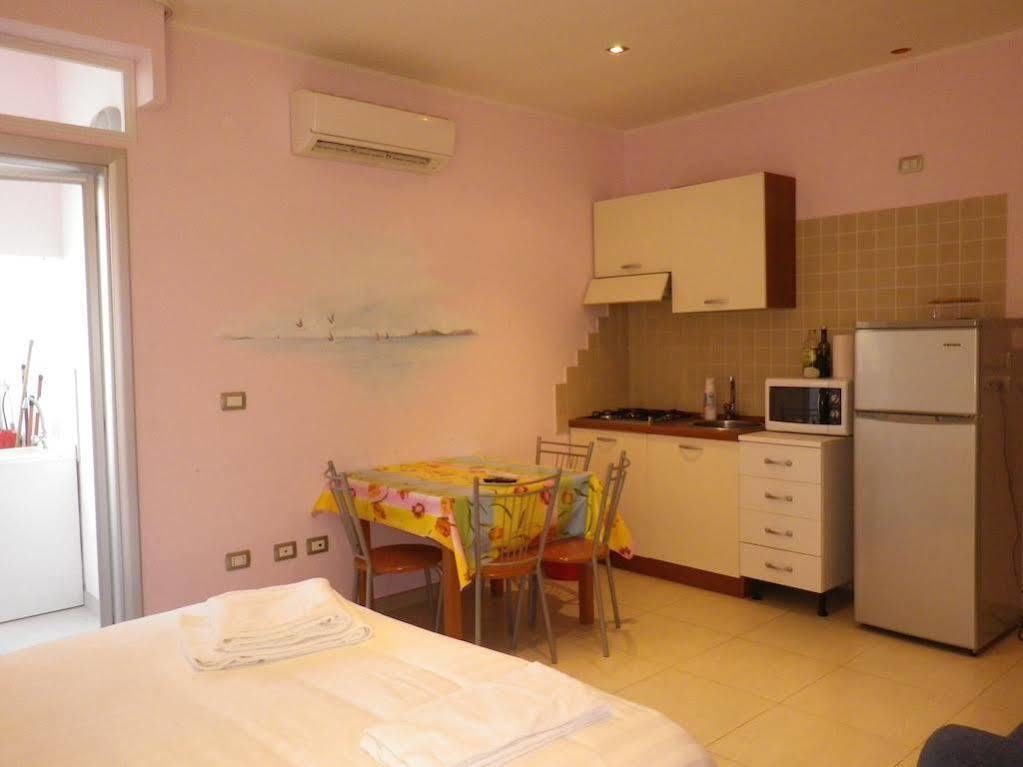 Elisart Guest House Альгеро Экстерьер фото